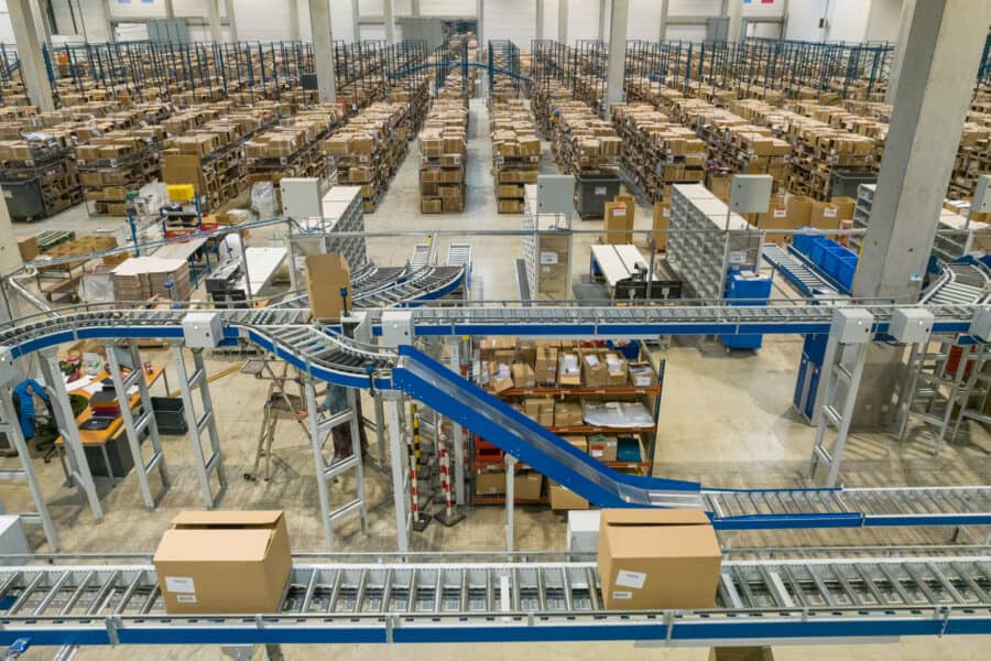 Intralogistics - Intralogistique : définition - avantages - défis - Transitic Systems