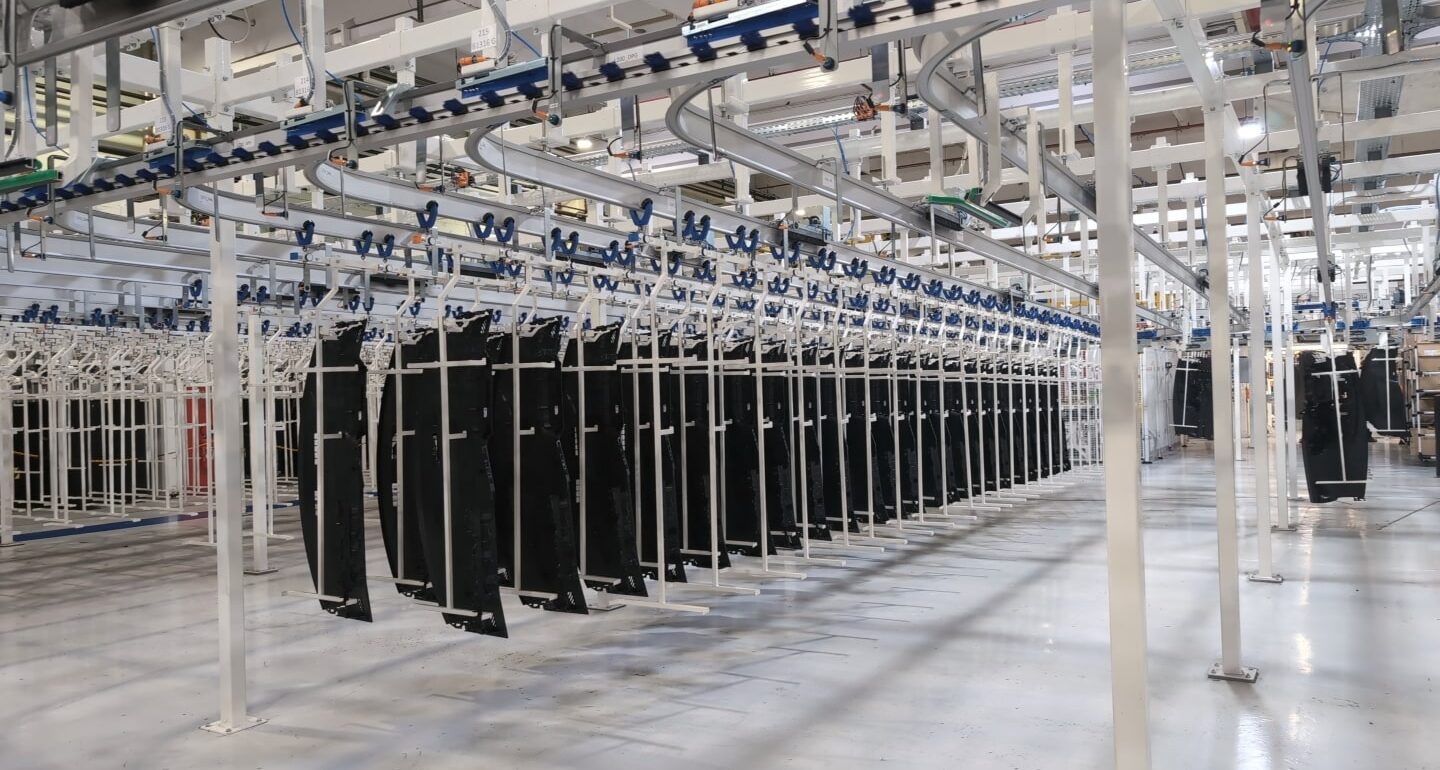 Automotive industry - FORVIA - Transitic - Overhead conveyor