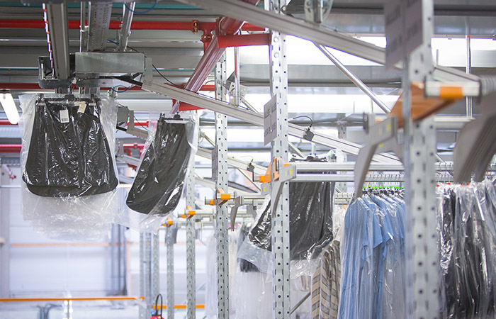 Convoyeur gravitaire pour vêtements Transitic