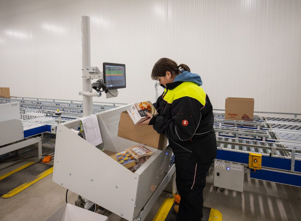 web_TRANSITIC_Maximo_20231114_172@ACHphoto (1) Maximo - Transitic Systems - PRéparation - INtralogitique - Supply chain